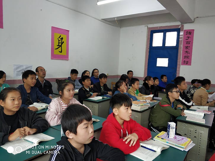 部分教師聽課現(xiàn)場.jpg 部分教師聽課現(xiàn)場.jpg