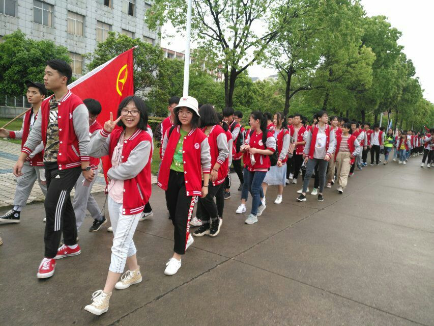 E:\雜項\稿費\2019\聚仁堂稿件4月\南昌現代外國語學校已修改的文章(1)\南昌現代外國語學校已修改的文章\臨川研學\臨川一中校內參觀.jpg E:\雜項\稿費\2019\聚仁堂稿件4月\南昌現代外國語學校已修改的文章(1)\南昌現代外國語學校已修改的文章\臨川研學\臨川一中校內參觀.jpg
